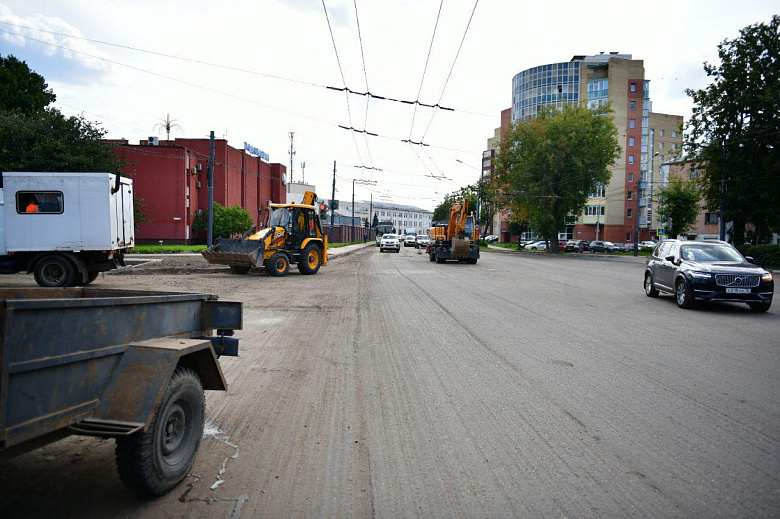 Ярославль дорогой ремонт. Дэп 57 Ярославль. Дэп 57 Ярославль Гагарина 20. На Ленинградском проспекте в Ярославле укладывают асфальт. Ярославль дорога улица.