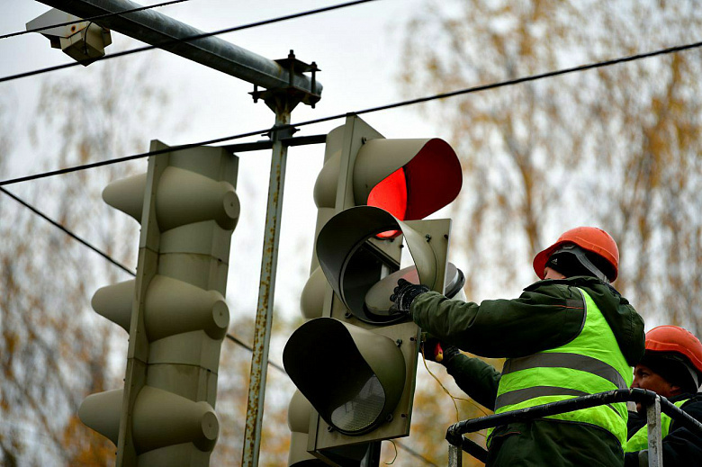 В Ярославле подрядчик приступил к ремонту светофоров     