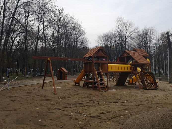 Мэрия Ярославля: новый детский городок в Юбилейном парке безопасен