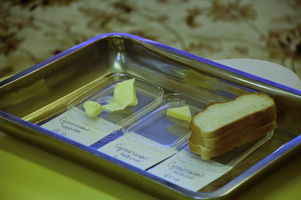 В детсаду Переславля из соображений эстетики убавят хлеб в бутербродах