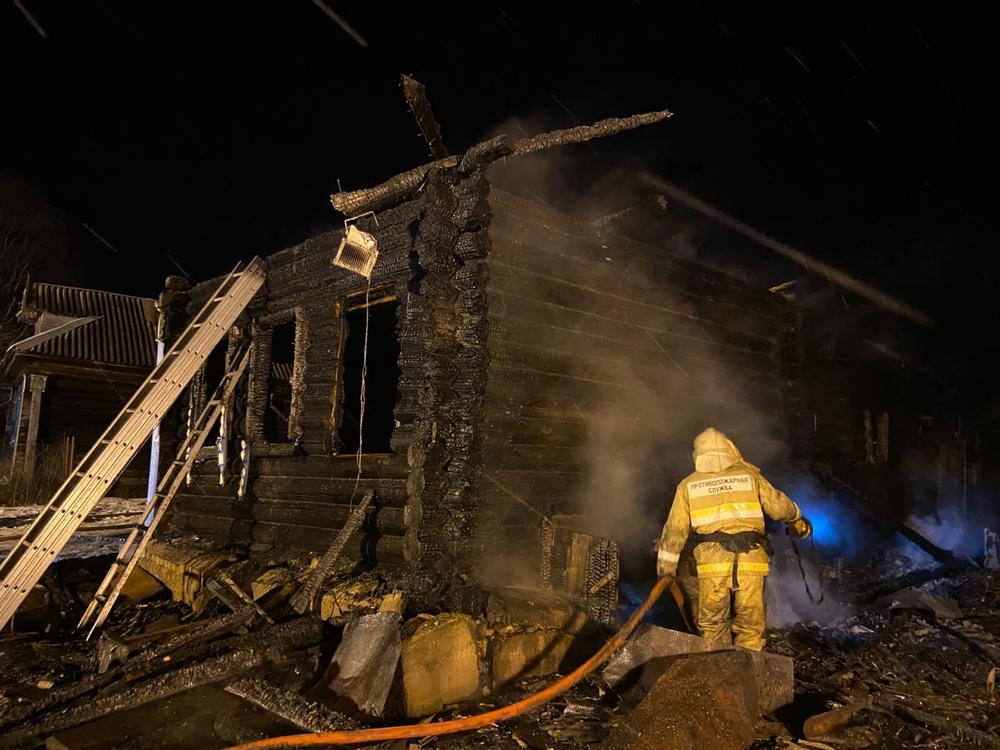В Ярославской области в огне погибли трое детей