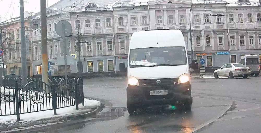 В Ярославле два пригородных автобуса дублируют городские рейсы