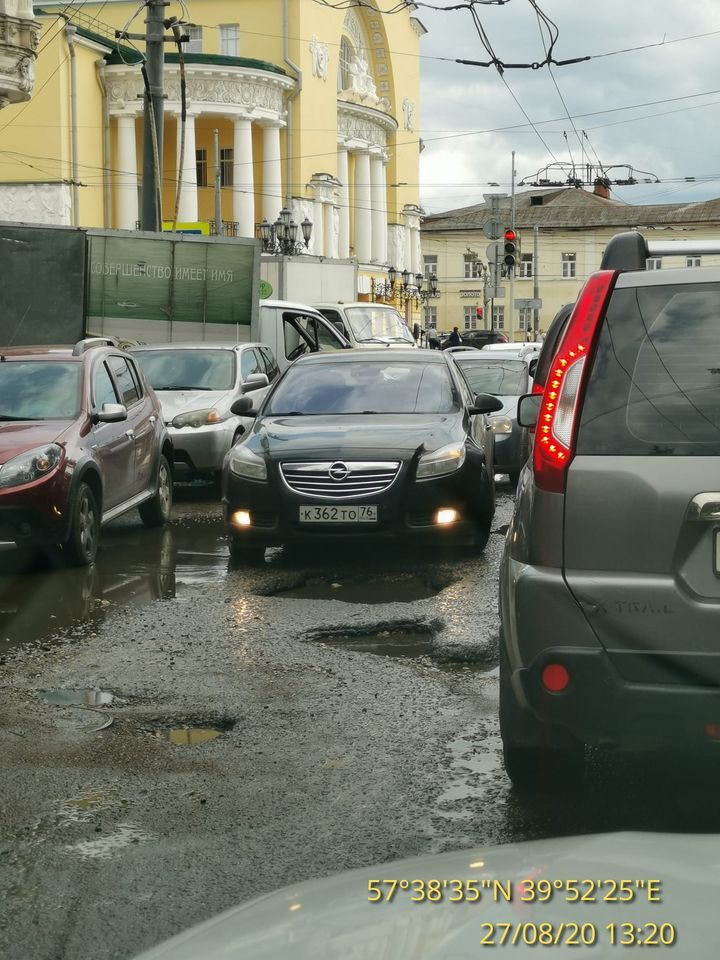 Мэрия Ярославля проверила ход ремонта улицы Пушкина