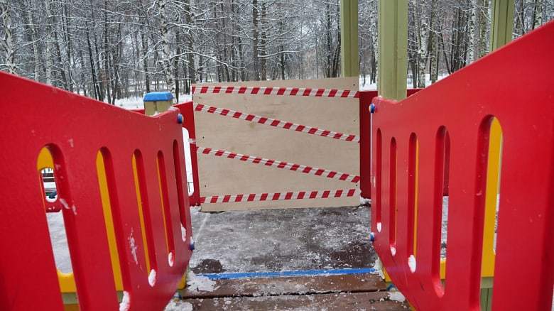 Власти ограничили доступ к опасным горкам в ярославском парке