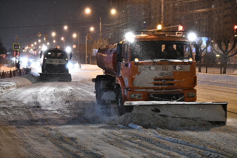 Мэрия Ярославля пригласила общественников на ночную уборку города