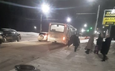 «Полная маршрутка народу»: в Ярославле автобус потерял колесо