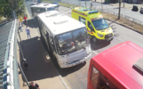 В Ярославле два пассажира пострадали в ДТП автобусов на остановке