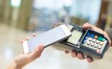 Клиенты ВТБ стали в три раза чаще оплачивать покупки картой «Мир» с помощью смартфона