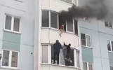 В Ярославле из горящей квартиры через окно спасли ребенка и беременную девушку 