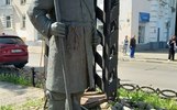 Автор скульптуры ярославского постового просит вернуть памятнику подсветку