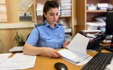 В Ярославской области приставы забрали трех сестер у пьющих родителей