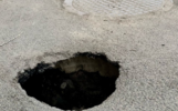 В Ярославле образовалась дыра на Октябрьском мосту