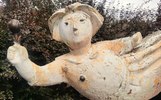 В Ярославле скульптор предложила спасти ангела у бывшего Дома дружбы