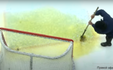 В Рыбинске прорвало трубу на льду во время хоккейного матча