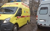 В Ярославле одну «скорую» вытаскивала из ямы другая