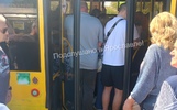 Ярославцы мучаются на жаре в ожидании общественного транспорта в День города