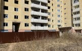 В Ярославле огородили проблемный долгострой