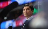 Никитин после третьей победы в полуфинале рассказал про другой юмор и дедушку