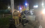 В Ярославле иномарка врезалась в столб