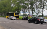 «Водитель еле стоял»: под Ярославлем иномарка столкнулась с автобусом