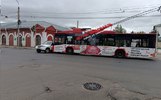 В центре Ярославля столкнулись трамвай и легковушка
