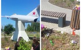 Ярославцы жалуются на неубранный мусор у самолета