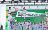 В Ярославле на Дне физкультурника работала семейная площадка от Сбера
