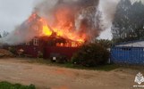 В ярославском райцентре почти шесть часов тушили горящий дом