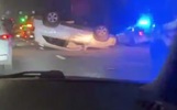 В Ярославле на проспекте Фрунзе перевернулась легковушка