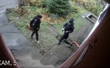 В Ярославле школьников-вандалов заставили отмывать граффити
