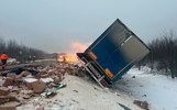 На границе Ярославской и Вологодской областей случилось тройное ДТП грузовиков