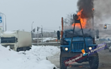 В Ярославле загорелся грузовик с манипулятором