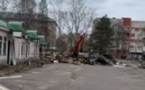 В Рыбинске начали сносить горевший торговый павильон