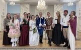 В первый день лета в ярославском ЗАГСе играли свадьбу мушкетёры и пираты