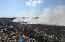 Под Рыбинском продолжают тушить мусорный полигон