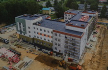 Министр строительства и ЖКХ России осмотрел строящуюся в Ярославле детскую поликлинику