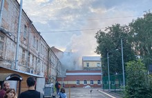 В Ярославле горит кафе на улице Кирова