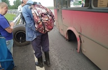 В Ярославле у автобуса во время движения отвалилось колесо