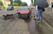 В Рыбинске иномарка врезалась в «Скорую помощь»