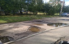 Ярославцы надеются на ремонт дороги, ведущей сразу к двум школам в Брагино