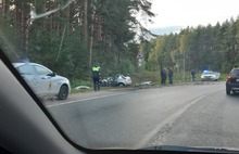 Машины реанимации и спасателей: по дороге на «Резинотехнику» столкнулись «Маз» и легковушка