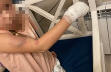 «Тащил по асфальту»: в Ярославле девочка травмировала руку при выходе из автобуса