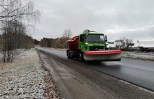 Дороги в Рыбинске чистят от наледи и первого снега