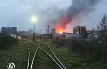 В Рыбинске горит элеватор