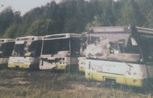 В Ярославле пятеро подростков пробрались на территорию АТП и разбили стекла в 13 автобусах