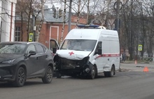 В Ярославле машина скорой помощи попала в ДТП