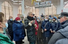 «150 человек без работы»: в Ярославле жители пытаются спасти Заволжский рынок от закрытия
