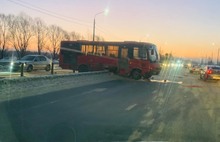 В Ярославле маршрутку вынесло на разделительные тросы