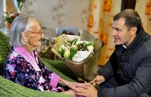 Владимир Волков поздравил жительницу Ярославля со столетним юбилеем
