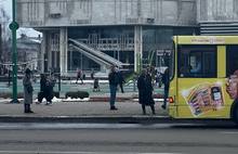 Уже сутки в центре Ярославля стоит забытая детская коляска